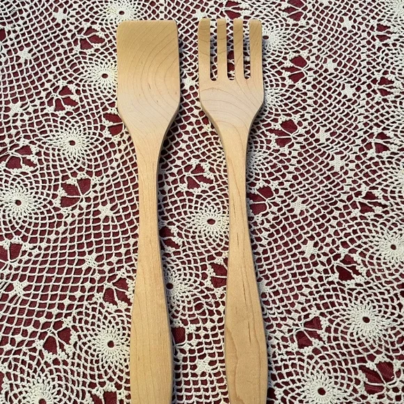 Large salad serve ware never used
