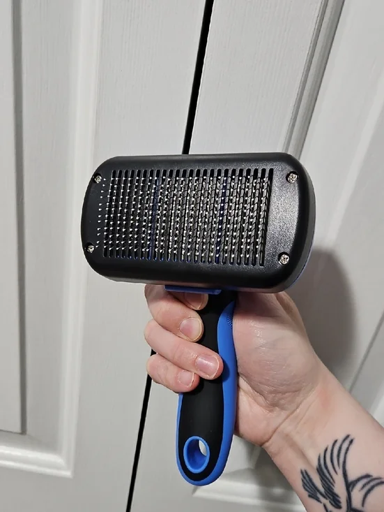 NWOT Retractable Pet Brush