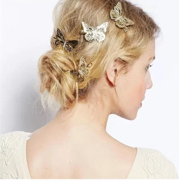 🦋The sweetest gold butterfly clips🦋