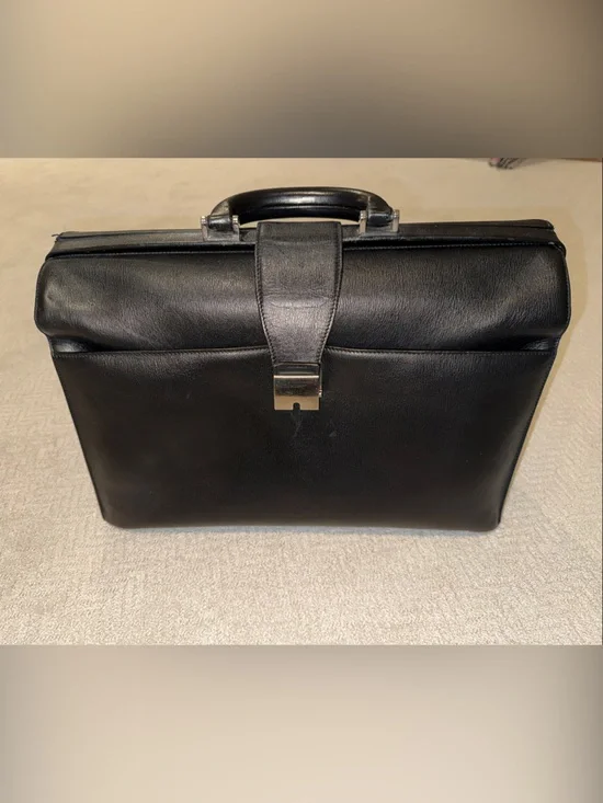 ZEGNA! Black Leather Men's Briefcase - Classic Business Bag