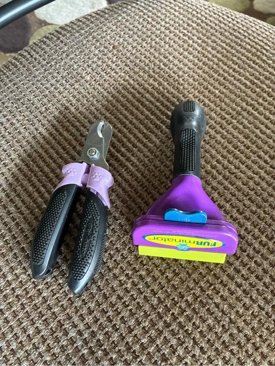 FURminator Brush and Nail Clippers set