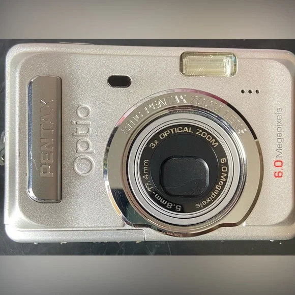 Pentax Optio S60 6MP Compact Digital Camera ＋ Accessory