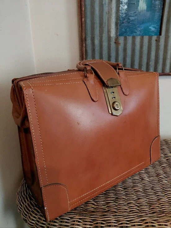 RARE E.R. Squibb & Sons Fifth Avenue Pharmaceutical Luggage/Briefcase
