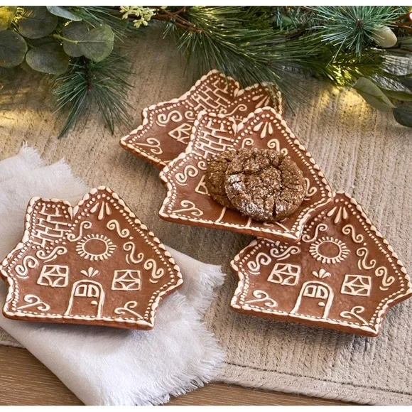 Pottery Barn Gingerbread House Plates Set Of Four New In Box