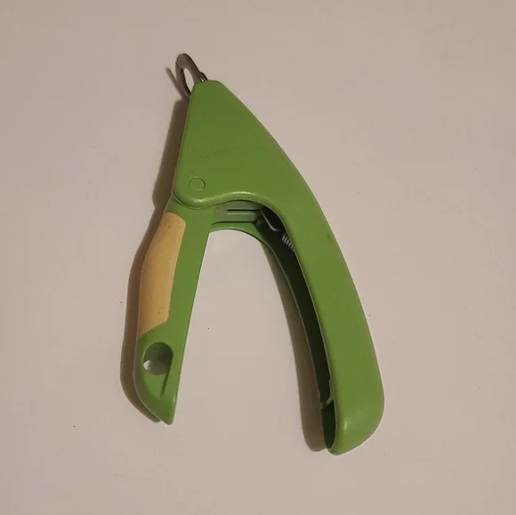Oster Guillotine Style Dog Nail Clippers