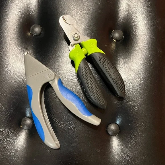 Nail Clippers set of 2 Dogs