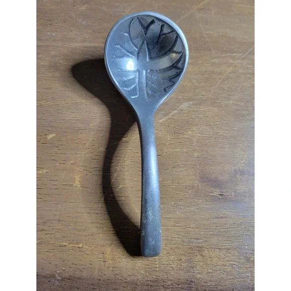 Vintage Pewter Metal Leaf Motif Ladle Servingware Curved Handle Matte Grey 4.5