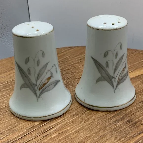 Kaysons Vintage Fine China Golden Rhapsody Japan Salt & Pepper