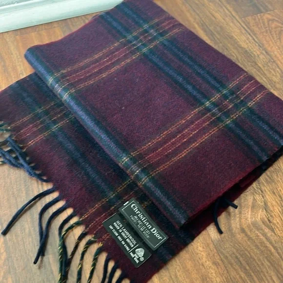 499. Christian dior scarf