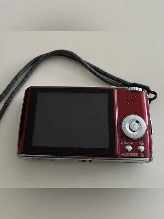 Panasonic DMC-FX07 Compact Digital Camera in Red