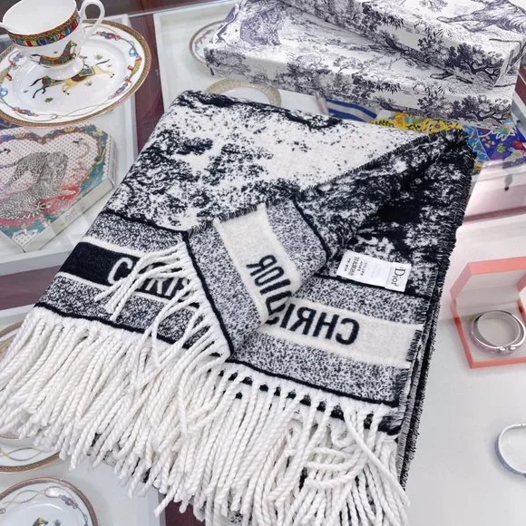💎✨AUTHENTIC✨💎Dior scarf