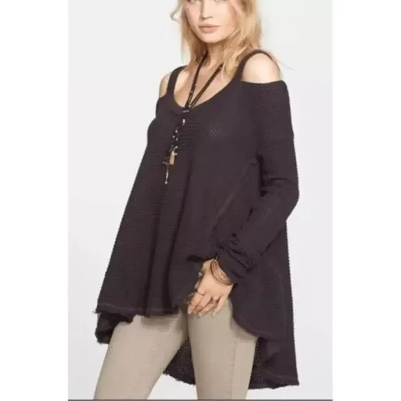 Free People Oversized Gray Knit Sweater Cold Shoulder High Low Boho S/M‎
