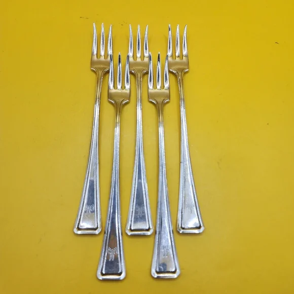 5 American Silverplate Co Cocktail Forks 1914 Somerset 5.5