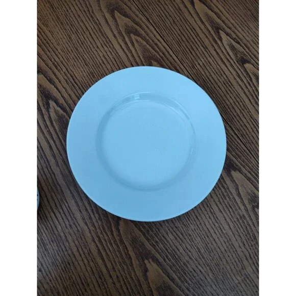 Pottery Barn Great White 8 1/8” Salad or Appetizer Plate With Wide Rim