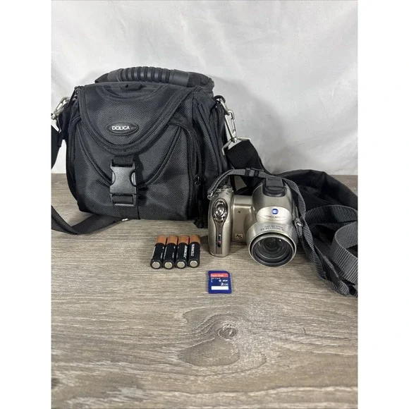 Konica Minolta DiMAGE Z6 6.0MP Digital Camera Silver Accessories Included Tested
