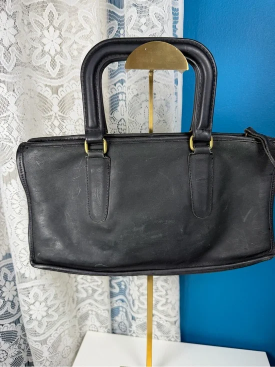 VTG Coach Bonnie Cashin Era Slim Satchel 6 in H x 13 in L top x 12.5 in L