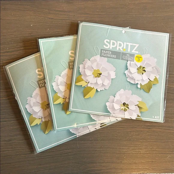 NWT 3 Pack Spritz Paper Flowers Kit