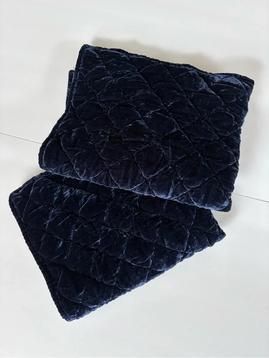 Lot 2 Pottery Barn Dark Blue Velvet Lattice Stitch Quilted Pillow Shams Covers