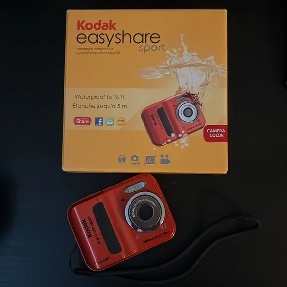 Kodak Easyshare Sport C135 14MP Waterproof Digital Camera
