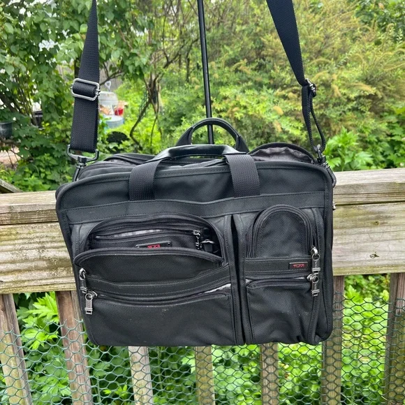 Tumi Expandable Organizer Laptop 26031D4 Adjustable Strap , 16” Across X 13” Ht