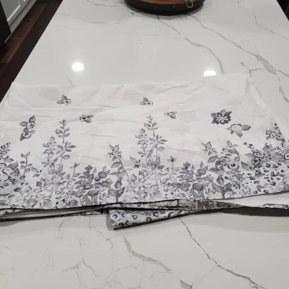 Pottery barn crib skirt