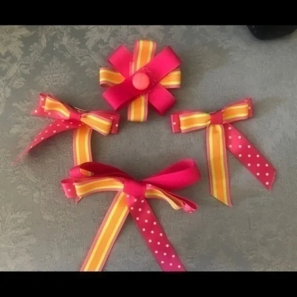 Four sweet hair bows!