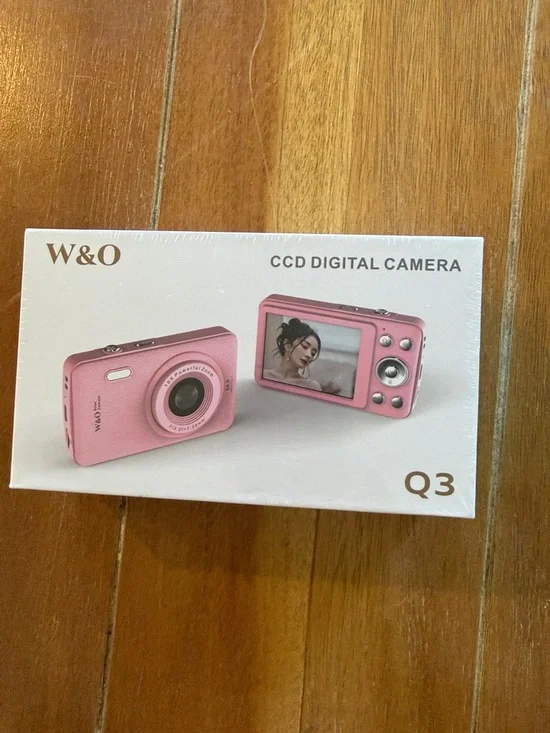 Q3 BLACK (not pink) CCD Digital Camera - Compact Point & Shoot