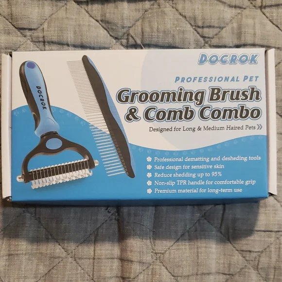 Black and Blue Grooming Brush & Comb Set