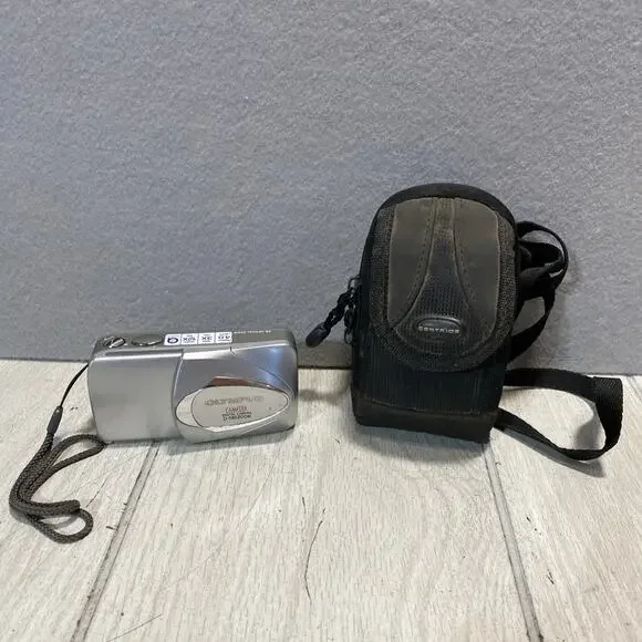 Olympus Camedia Digital Camera D-580 Zooms Case NO BATTERY CORDS MEMORY