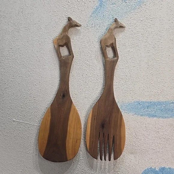 VTG Hand Carved Wooden Giraffe Salad Servers Spoon Fork Set Unique Kitchen Decor