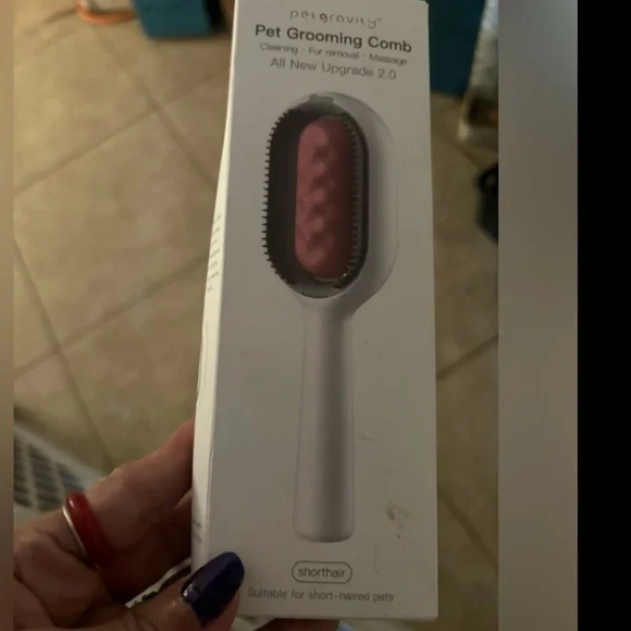 New Pet Gravity Grooming Comb - White