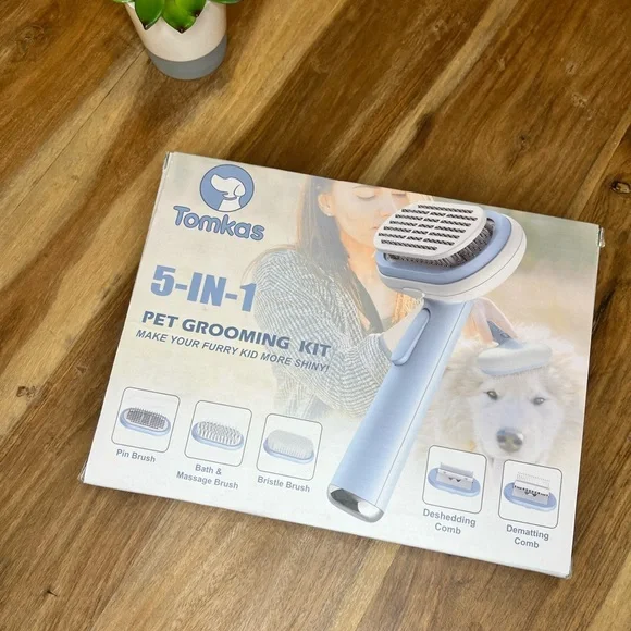 NWT Tomkas | 5-in-1 Pet Grooming Kit