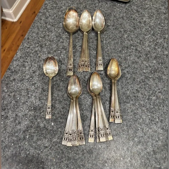 Oneida Community CORONATION Silver Plate 1936 Spoon Set