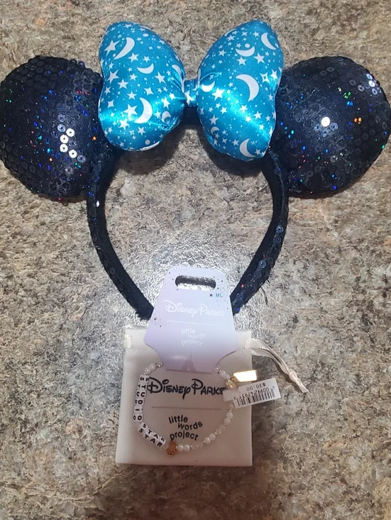 DISNEY PARKS. HEADBAND MICKEY MOUSE BLUE KIDS STUDIO PARKS BRACELET. NWT