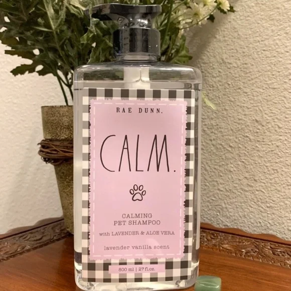 Rae Dunn, Calming Pet Shampoo with Lavender and Aloe Vera, nwt