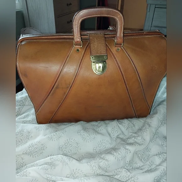 Vintage leather briefcase/doctors bag by Witt Custom Saddle