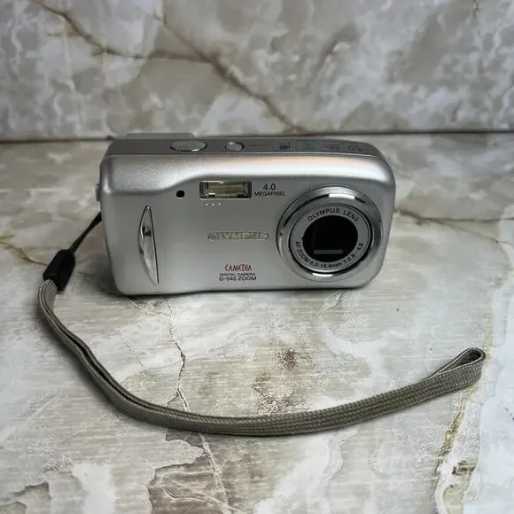 Olympus Camedia D-545 Zoom Digital Camera 4.0 MP Tested Working