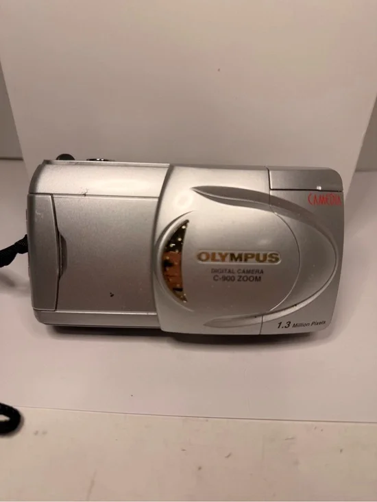 Olympus Camedia C-900 Zoom 1.3MP Vintage Digital Camera