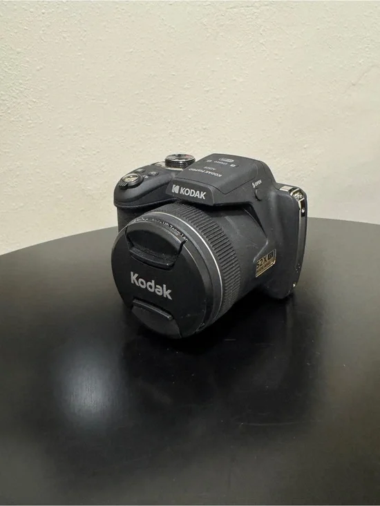 KODAK PIXPRO AZ528 Digital Camera