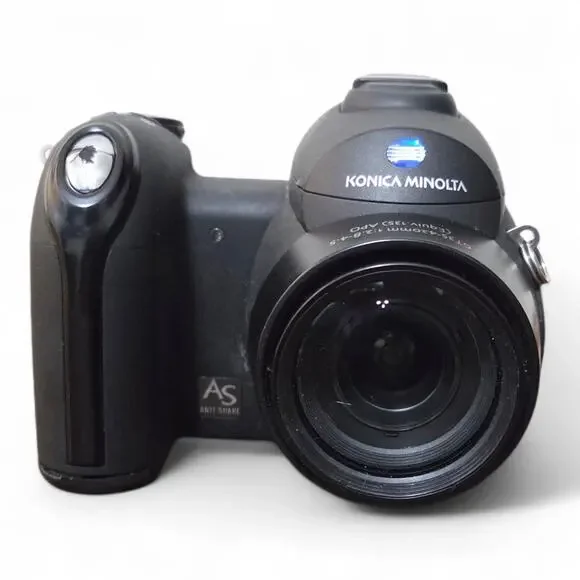 Konica Minolta DiMAGE Z3 4.0MP Digital Camera | 12x Optical Zoom | With Bag