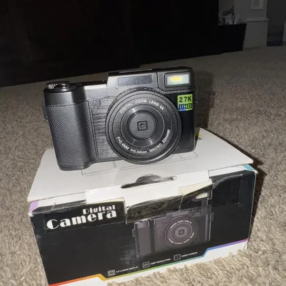Digital Camera 3in LCD 180 Degree Flip Screen Digital Camera, 30MP 2.7K HD Video