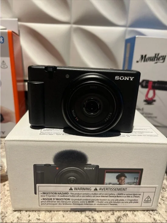 Sony ZV-1F Camera + Accesories
