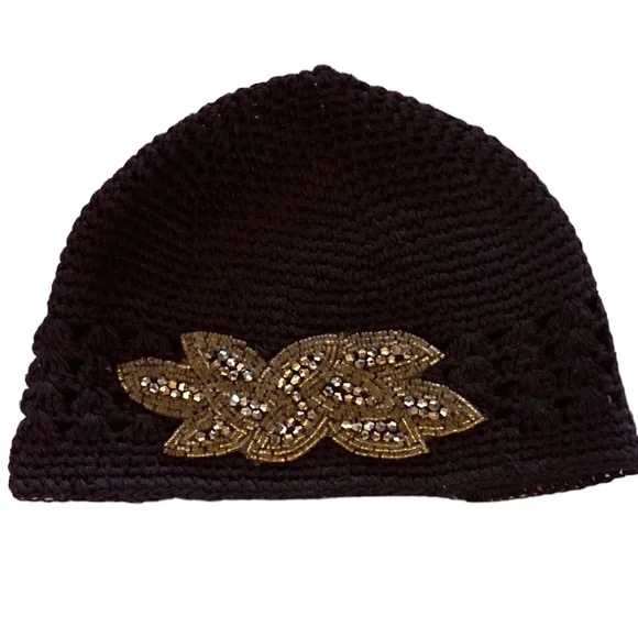 - Vintage Girls Junior Black Knit Hat Beanie Embellishment Excellent Condition!