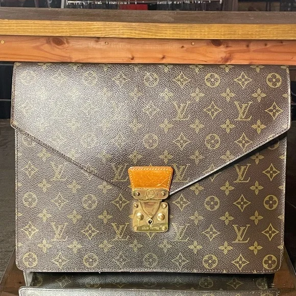 Louis Vuitton Monogram Senateur Document/Portfolio Case