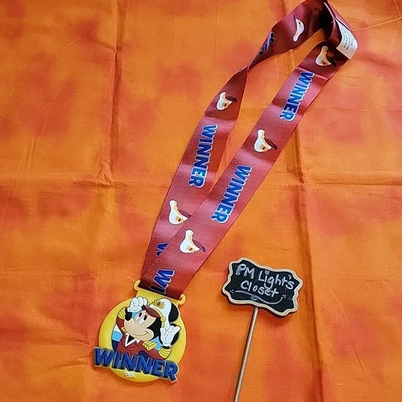 Disney Cruise Line Minnie Mouse Winner Lanyard with Medallion