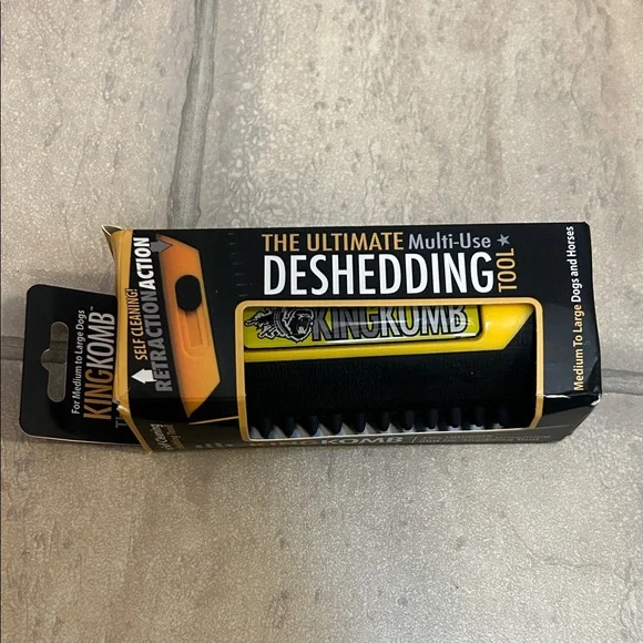 Black and Yellow Deshedding Tool