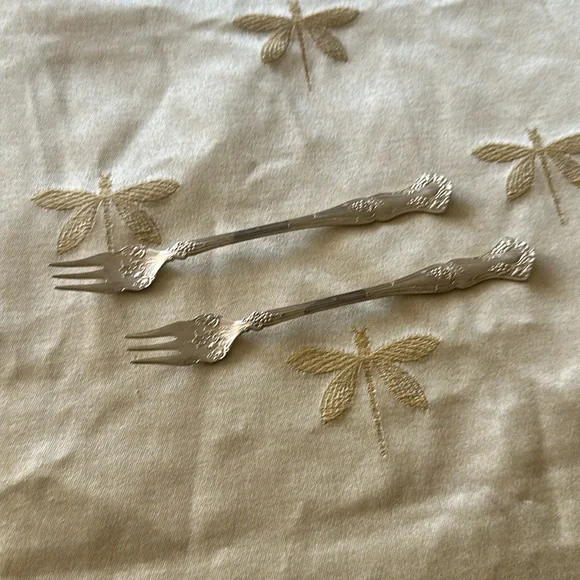 Pair of 2 1847 Rogers Bros. AI Silver Grape Pattern Cocktail / Oyster Forks.