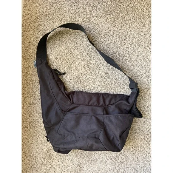Lowepro Passport Sling Camera Bag Black DSLR Messenger Crossbody Case