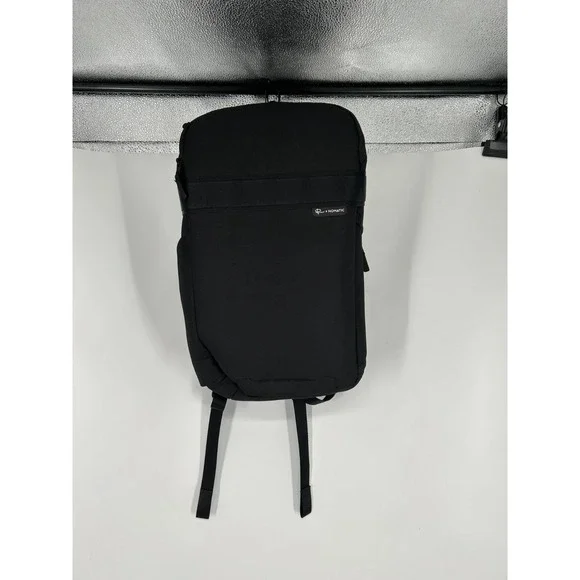 Nomatic Luma‎ Camera Pack 18L Black Camera Backpack Adjustable Shoulder Straps