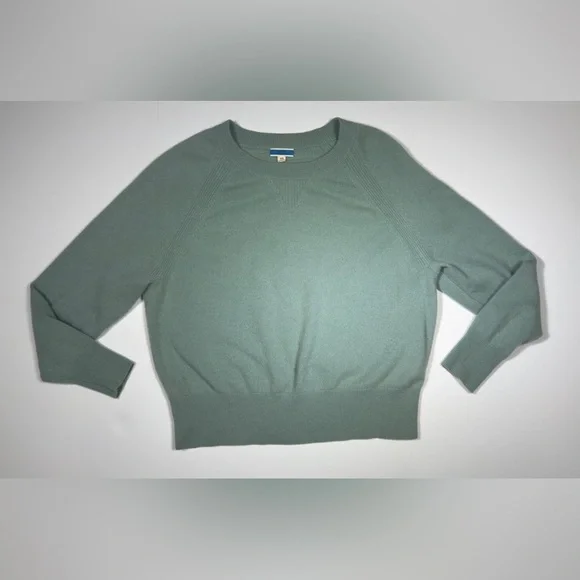 J. Crew Green Crew Neck Sweater 100 % CASHMERE 💚🪾